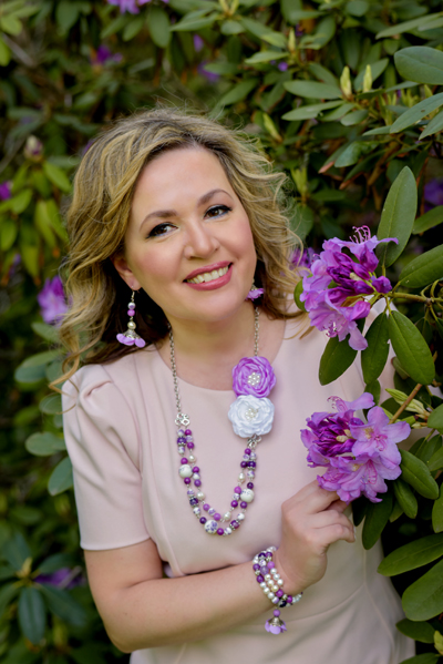 Lilac Dream jewellery set on a model