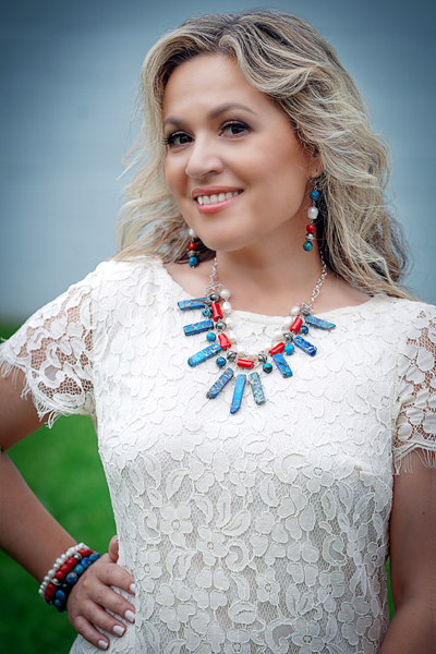 Francoise jewellery set on a model