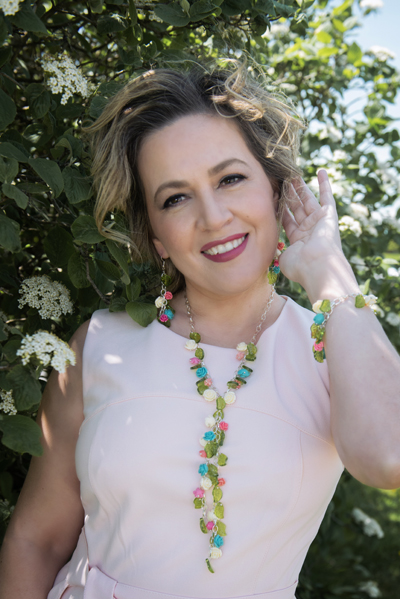 Spring Bouquet jewellery set on a model
