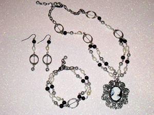 Black and White Cameo jewellery set